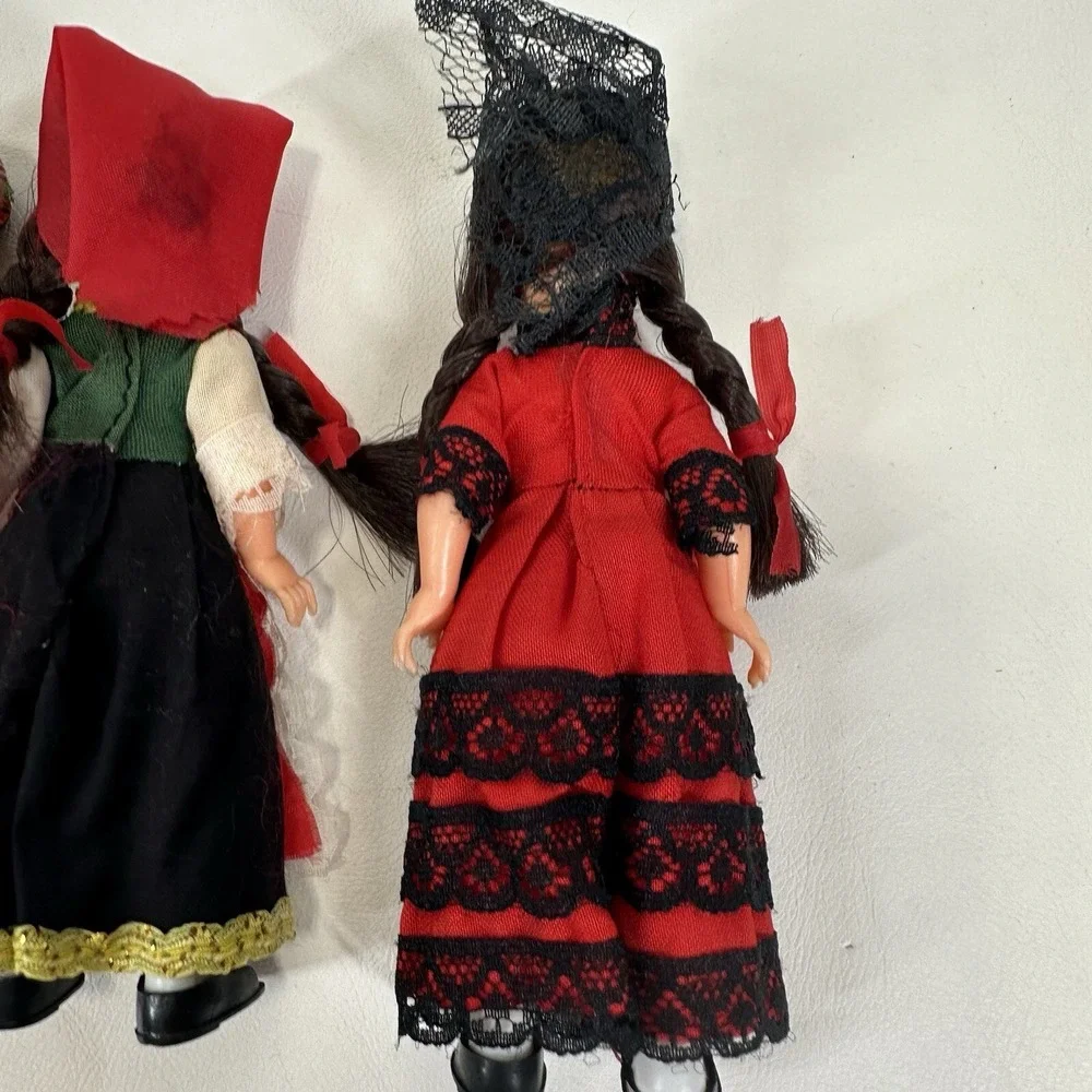 Vintage Nationality Dolls Lot of 3 Sleepy Eyes‎